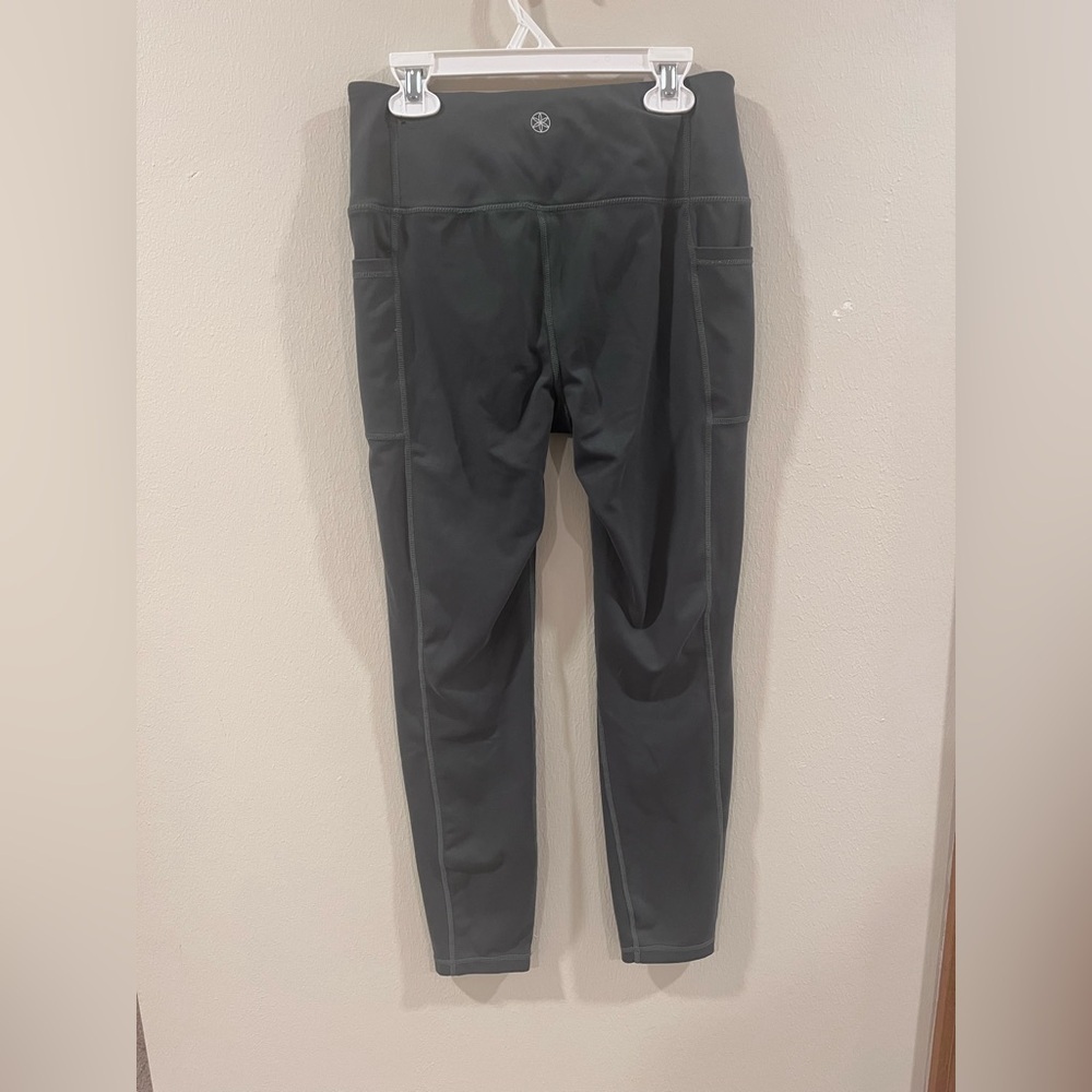 Gaiam Dark Green/Grey Leggings - Size Small - Picture 2 of 8